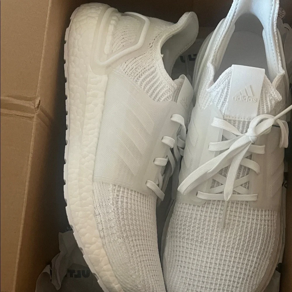 NEW! Never worn, stock x paid over 300 Adidas UltraBOOST 19 5408 white